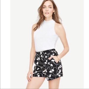 Ann Taylor Floral Print Dress Shorts Black 6
